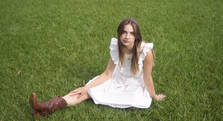 Maddison Kate (FREE ENTRY)