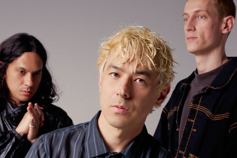  LAST DINOSAURS (AUS) With Bad Suns