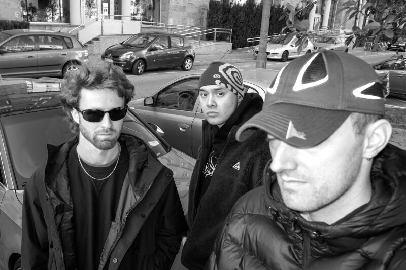SHADY NASTY (AUS) With blue diner. & Koady