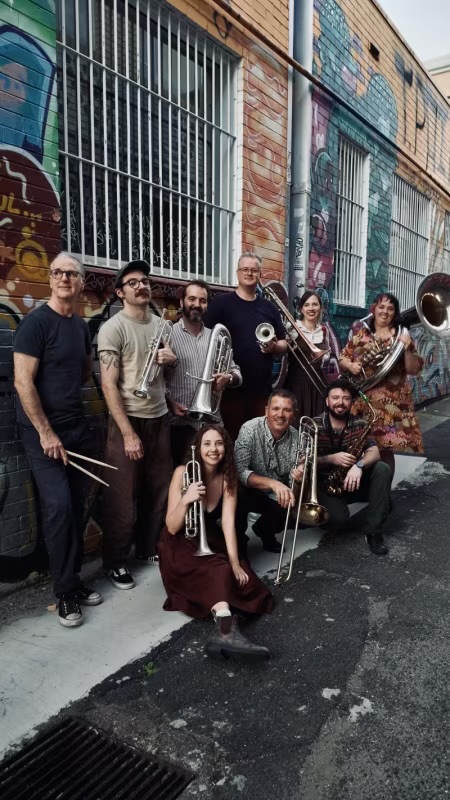 Banshees Bar Presents Olifantenpad Brass Band!